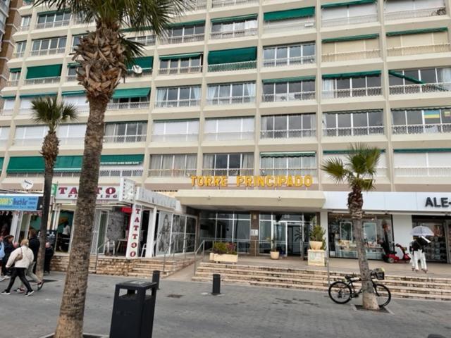 Precioso Apartamento A Estrenar En Primera Linea De Playa Бенидорм Екстериор снимка