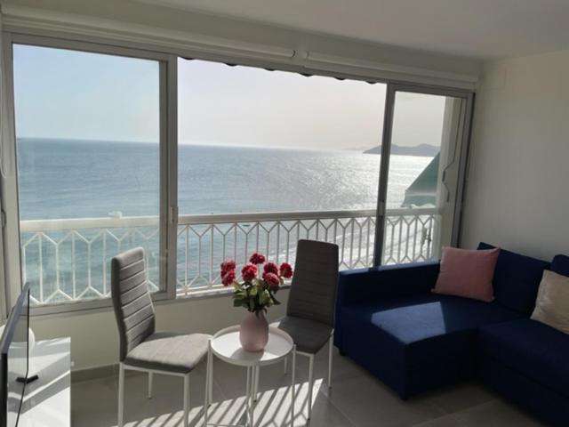 Precioso Apartamento A Estrenar En Primera Linea De Playa Бенидорм Екстериор снимка
