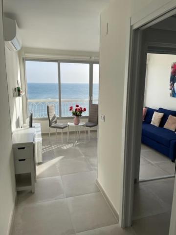Precioso Apartamento A Estrenar En Primera Linea De Playa Бенидорм Екстериор снимка