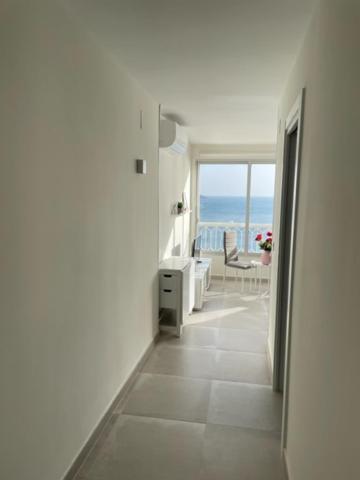 Precioso Apartamento A Estrenar En Primera Linea De Playa Бенидорм Екстериор снимка